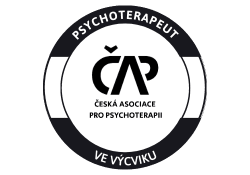 CAP_odznak_M_ve_vycviku_cernobily_web
